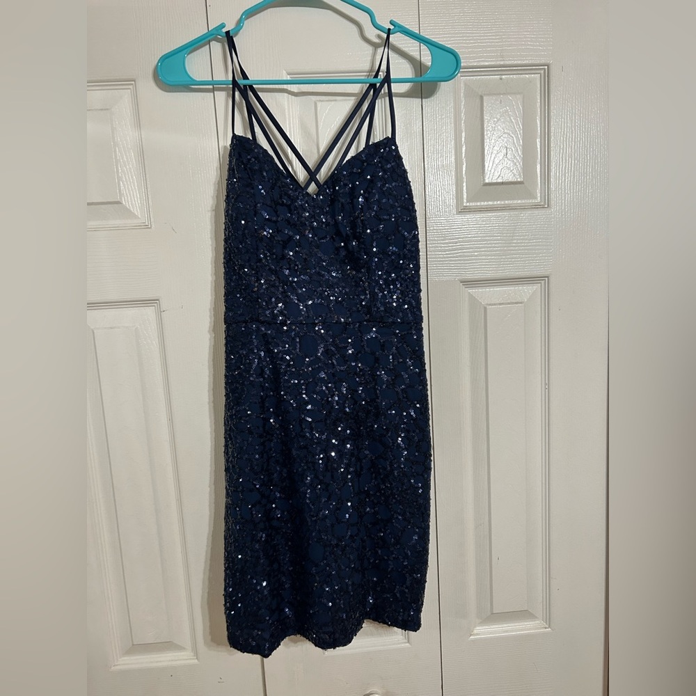 Super cute formal/homecoming dress.